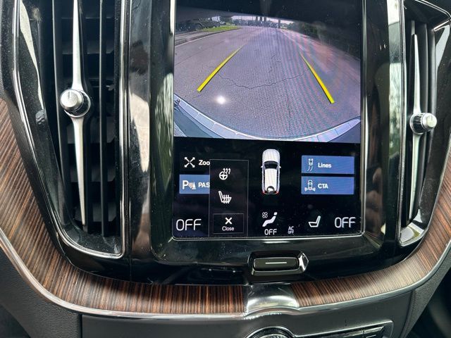 Thumbnail: 2021 Volvo XC60 - 15