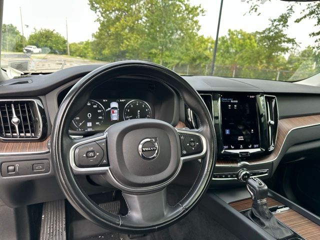 Thumbnail: 2021 Volvo XC60 - 2