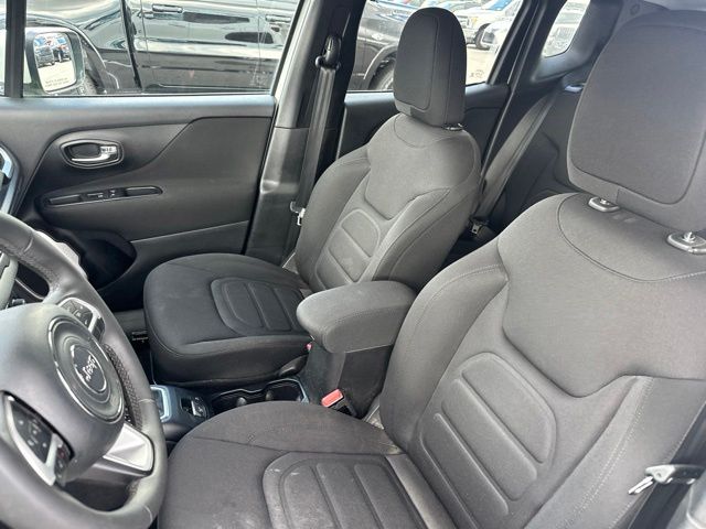 Thumbnail: 2018 Jeep Renegade - 5