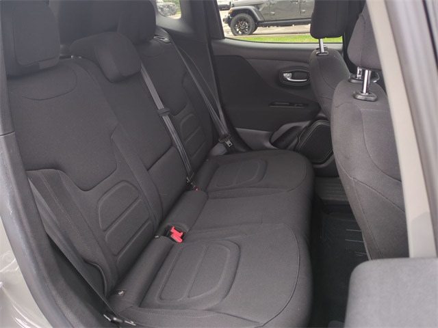 2019 Jeep Renegade Latitude 29