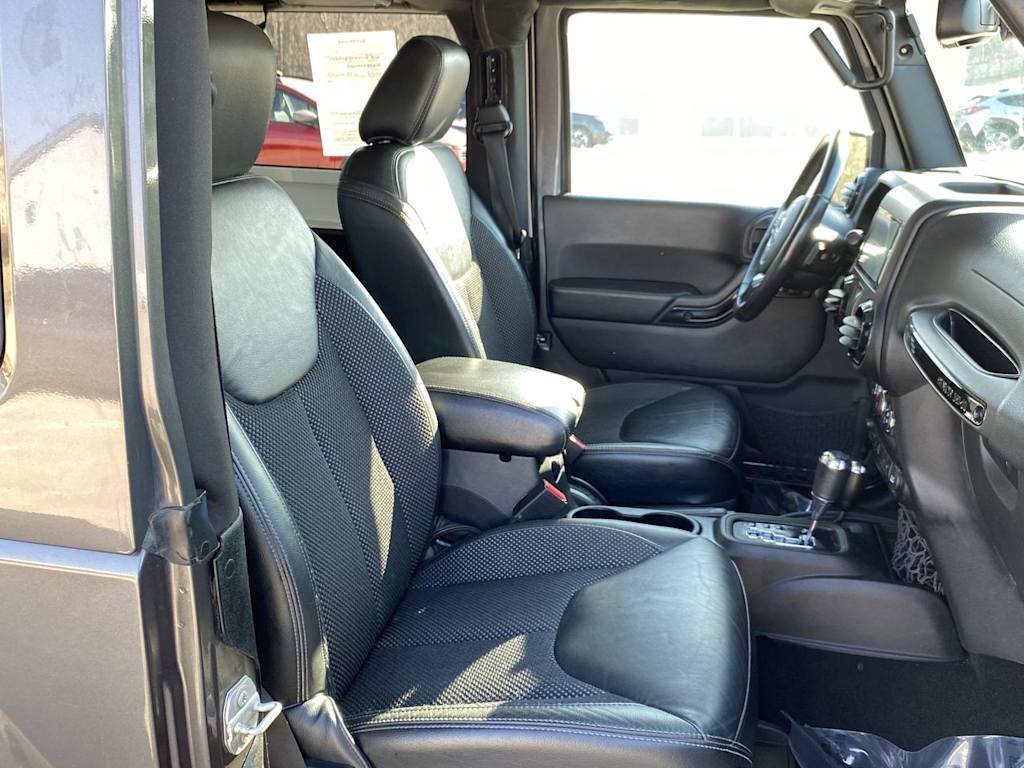 2016 Jeep Wrangler Sahara 12