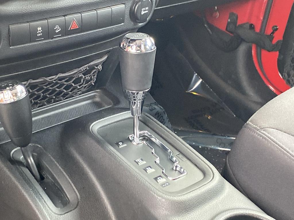 Thumbnail: 2014 Jeep Wrangler - 30