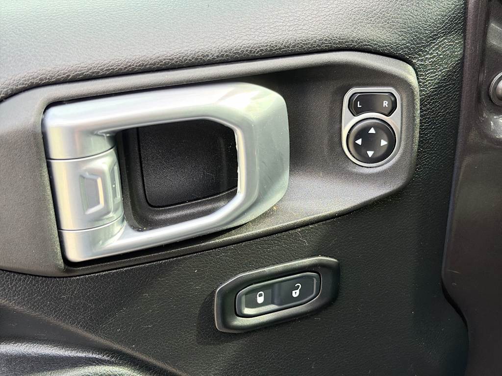 Thumbnail: 2021 Jeep Wrangler - 23