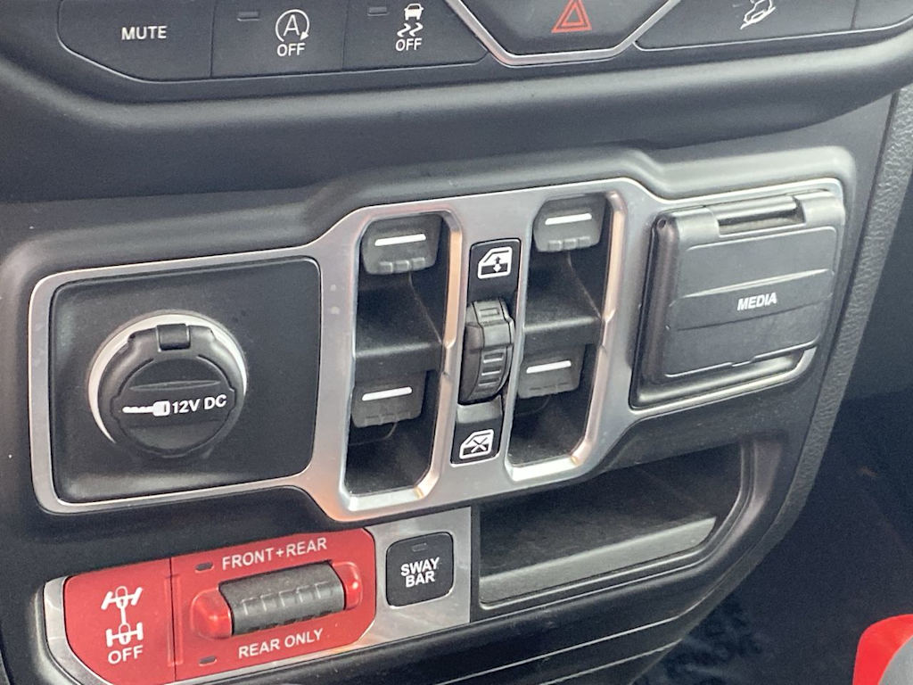 Thumbnail: 2019 Jeep Wrangler - 33