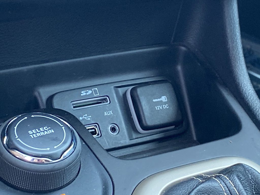 Thumbnail: 2018 Jeep Cherokee - 32