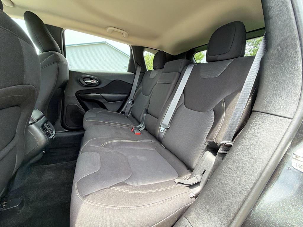 Thumbnail: 2015 Jeep Cherokee - 13