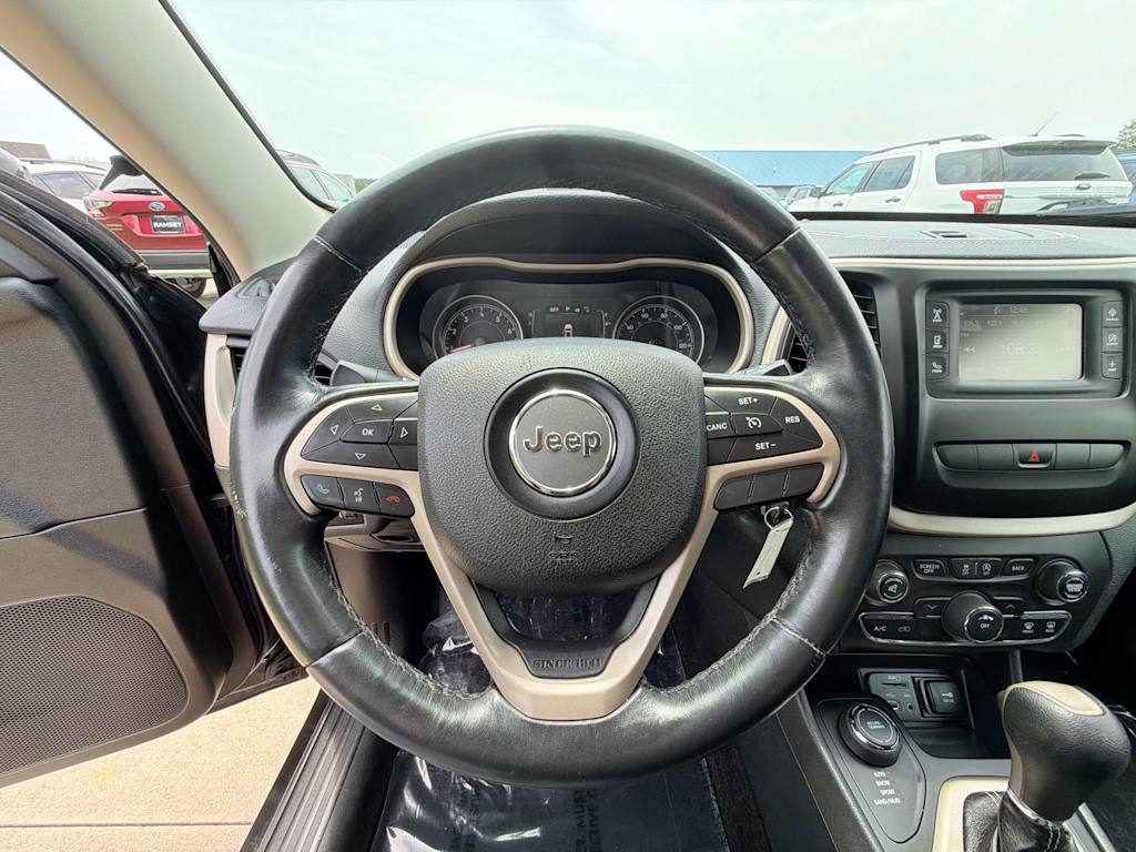 Thumbnail: 2015 Jeep Cherokee - 14