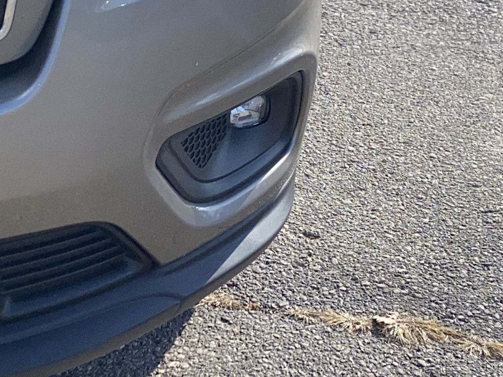 Thumbnail: 2019 Jeep Cherokee - 6