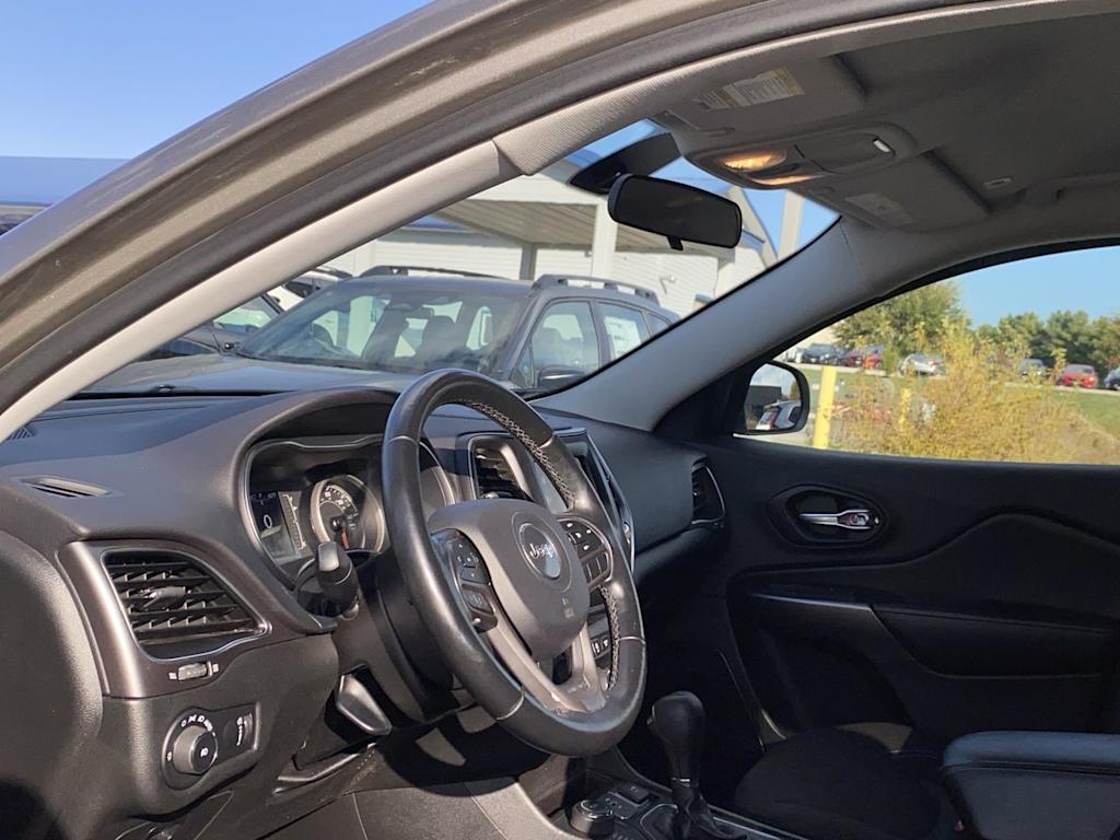 Thumbnail: 2019 Jeep Cherokee - 2