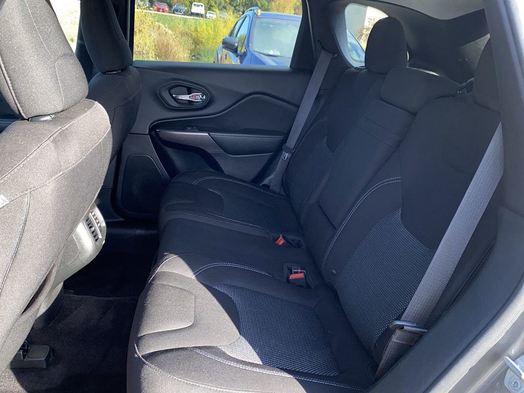 Thumbnail: 2019 Jeep Cherokee - 26