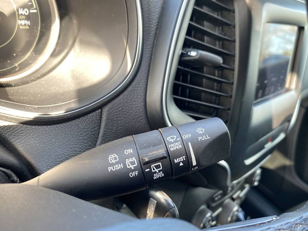 Thumbnail: 2019 Jeep Cherokee - 30