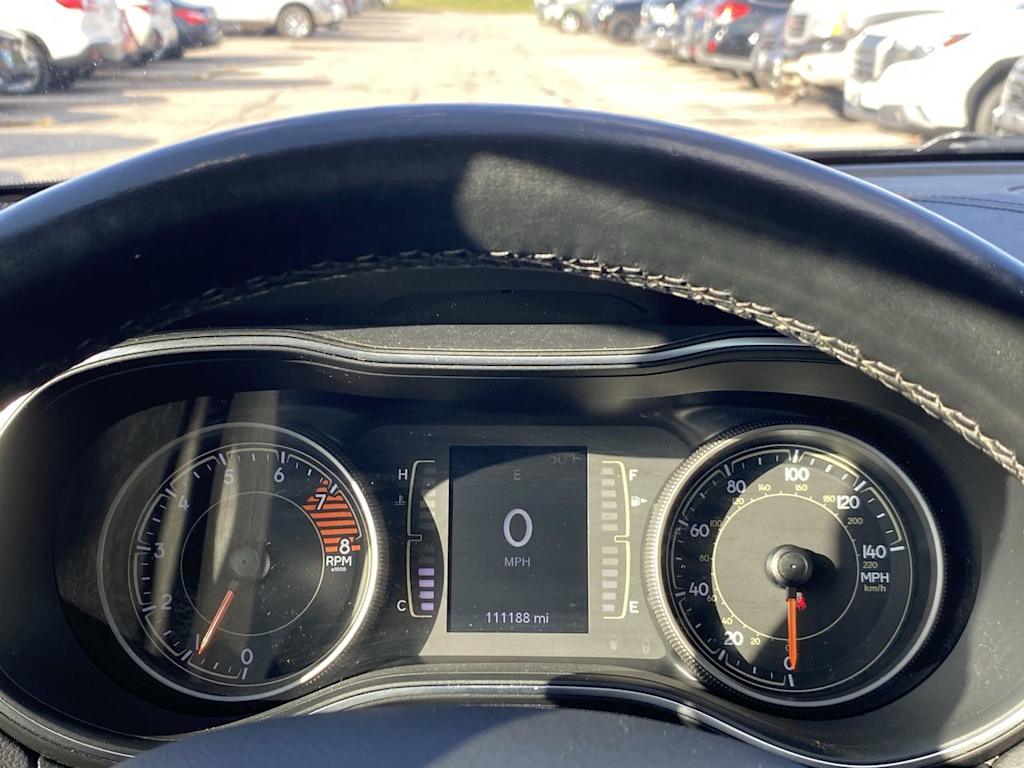 Thumbnail: 2019 Jeep Cherokee - 16