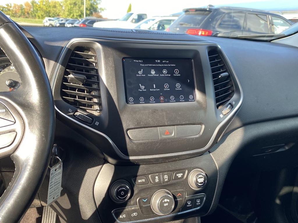 Thumbnail: 2019 Jeep Cherokee - 14