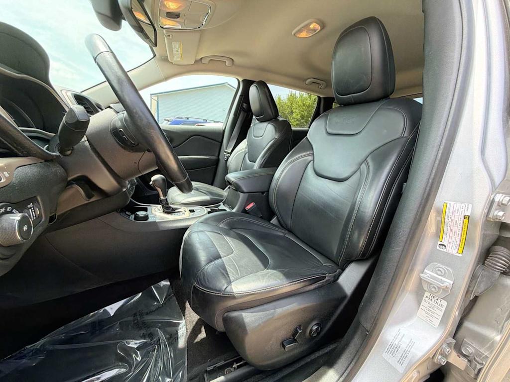 Thumbnail: 2017 Jeep Cherokee - 9