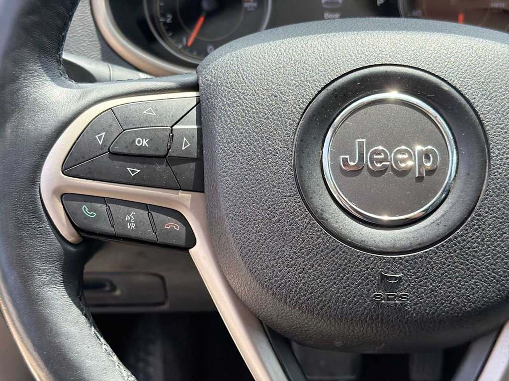 Thumbnail: 2017 Jeep Cherokee - 26