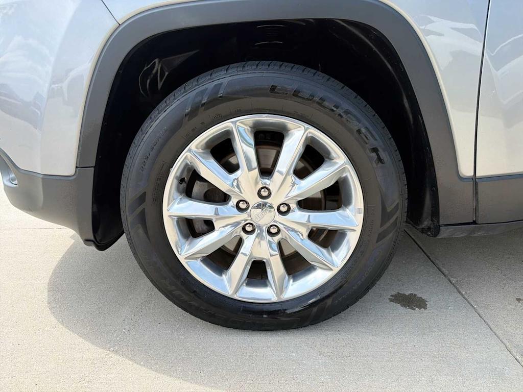 Thumbnail: 2017 Jeep Cherokee - 6