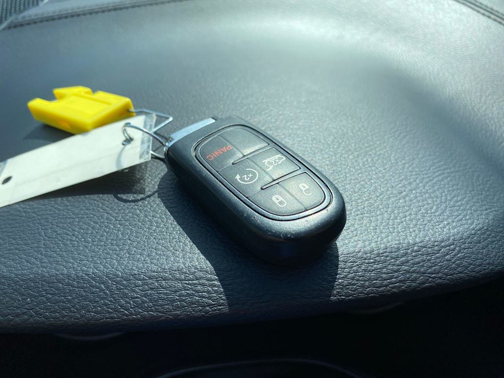 Thumbnail: 2022 Jeep Cherokee - 17