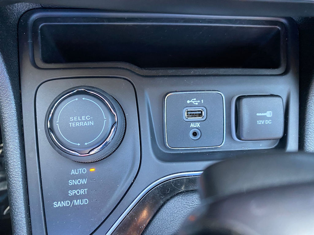 Thumbnail: 2022 Jeep Cherokee - 34