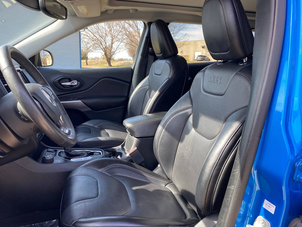 Thumbnail: 2022 Jeep Cherokee - 10