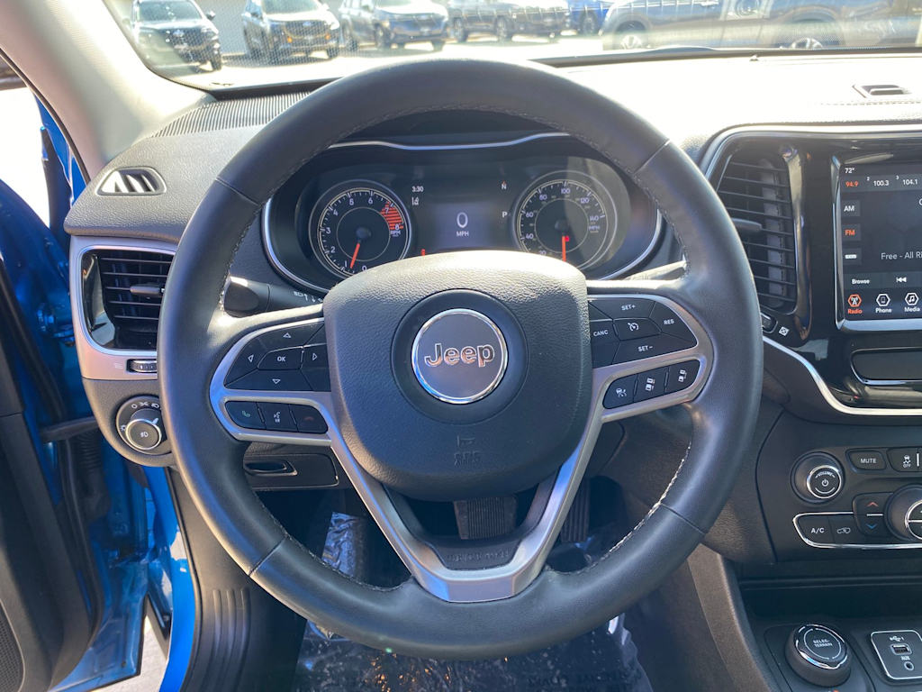 Thumbnail: 2022 Jeep Cherokee - 9