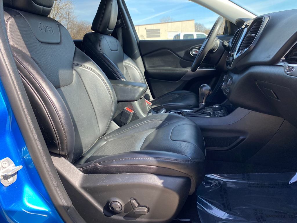 Thumbnail: 2022 Jeep Cherokee - 11