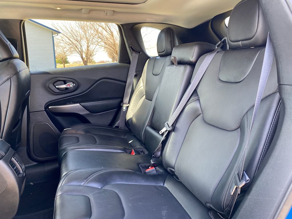 Thumbnail: 2022 Jeep Cherokee - 12