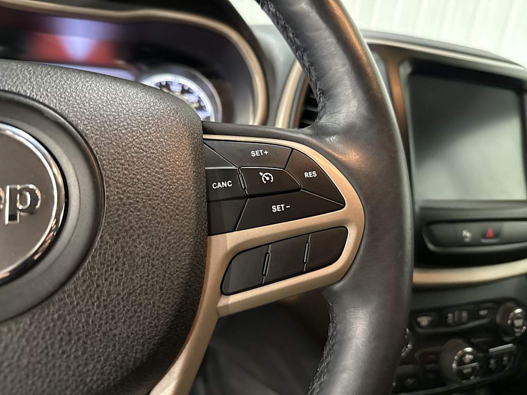 Thumbnail: 2018 Jeep Cherokee - 31