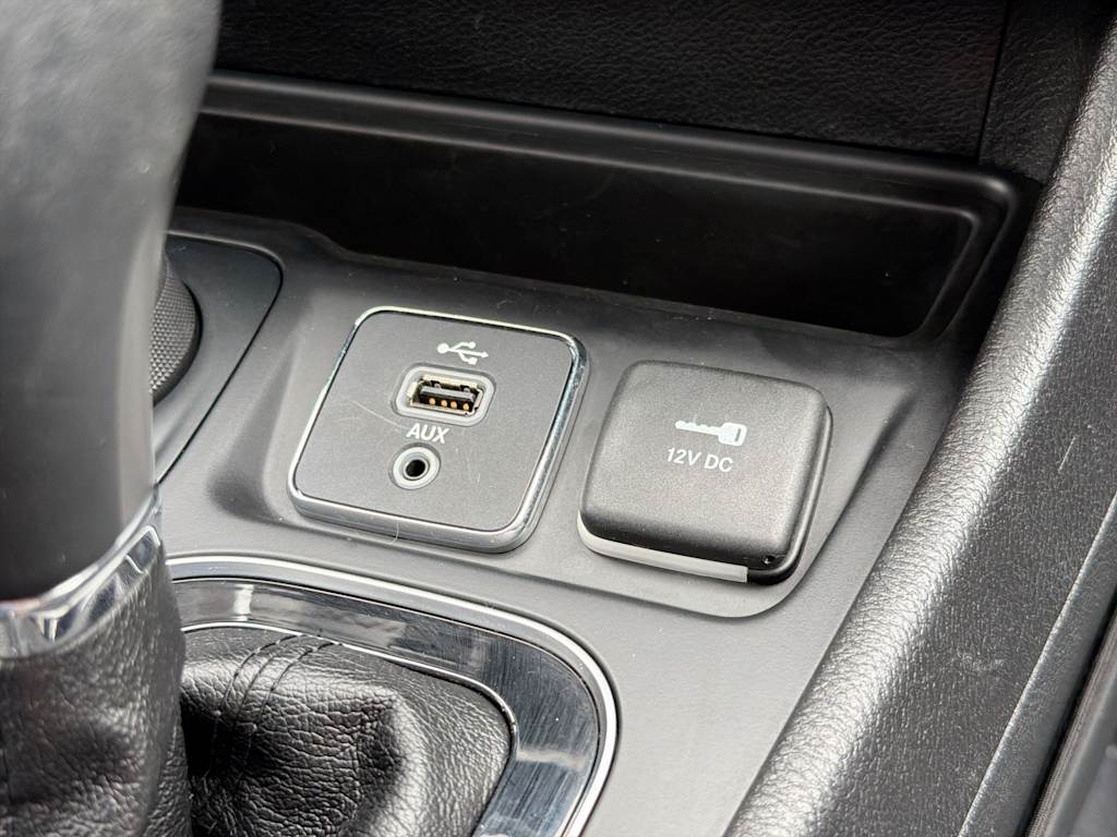Thumbnail: 2019 Jeep Cherokee - 21
