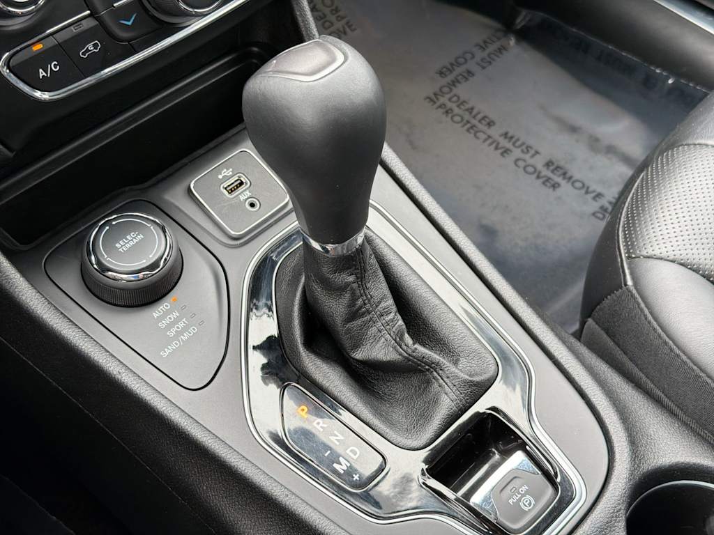 Thumbnail: 2019 Jeep Cherokee - 11