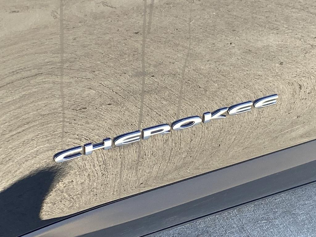 2021 Jeep Cherokee Latitude 24