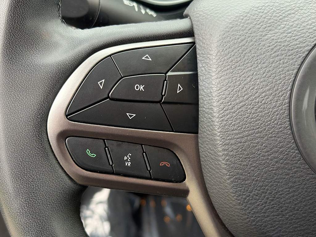 Thumbnail: 2021 Jeep Cherokee - 26