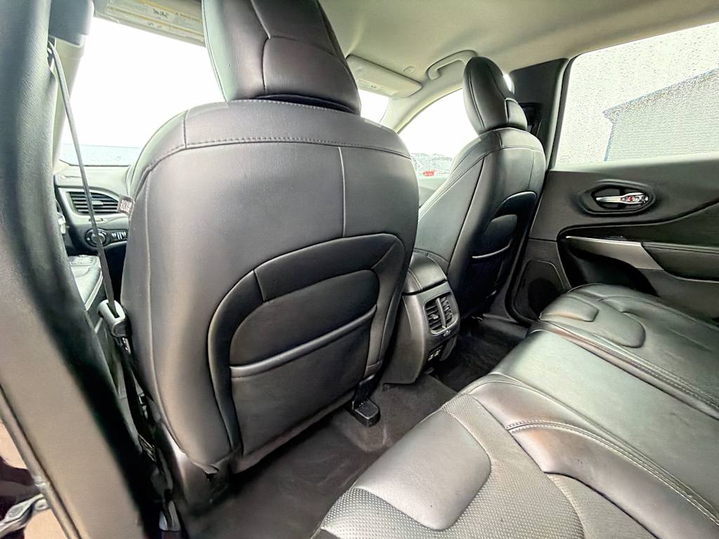 Thumbnail: 2021 Jeep Cherokee - 12