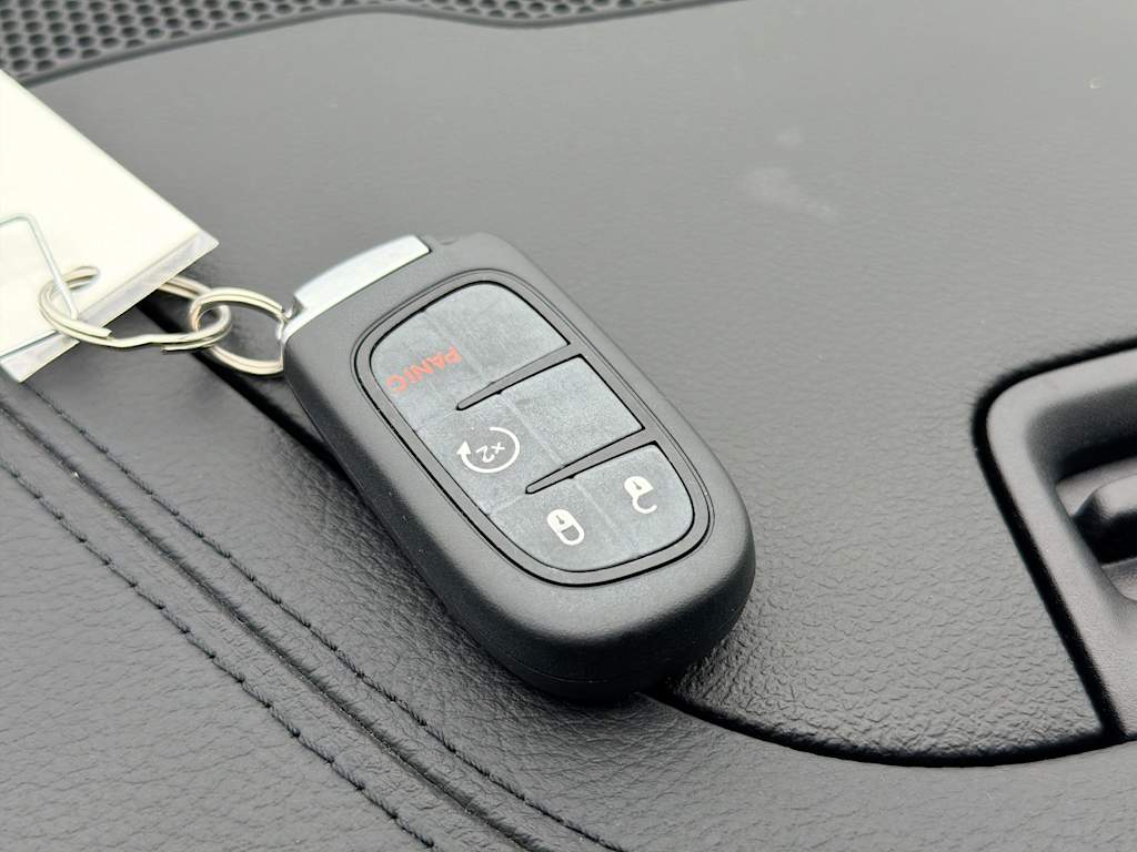 Thumbnail: 2021 Jeep Cherokee - 17