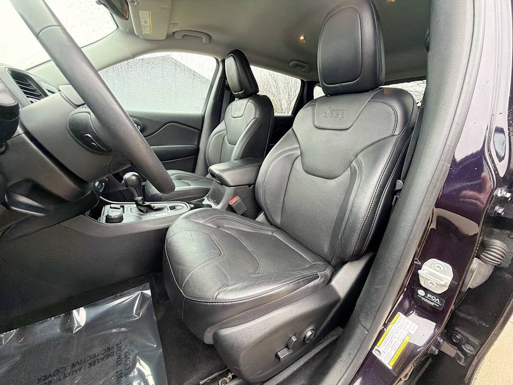 Thumbnail: 2021 Jeep Cherokee - 11