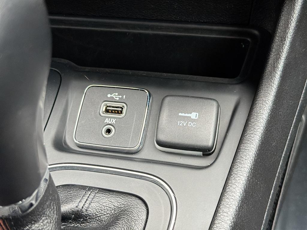 Thumbnail: 2021 Jeep Cherokee - 29