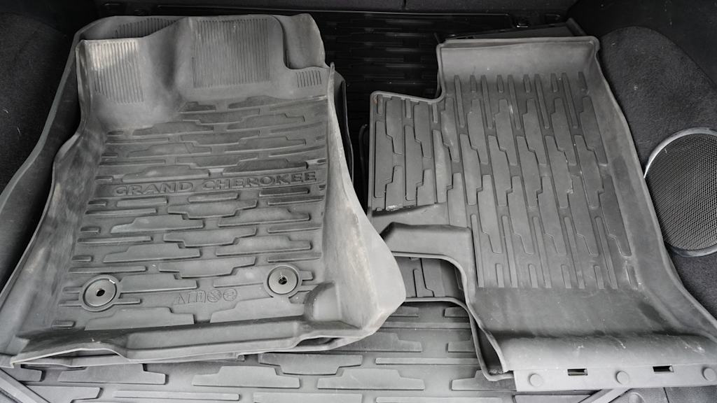 Thumbnail: 2020 Jeep Grand Cherokee - 11