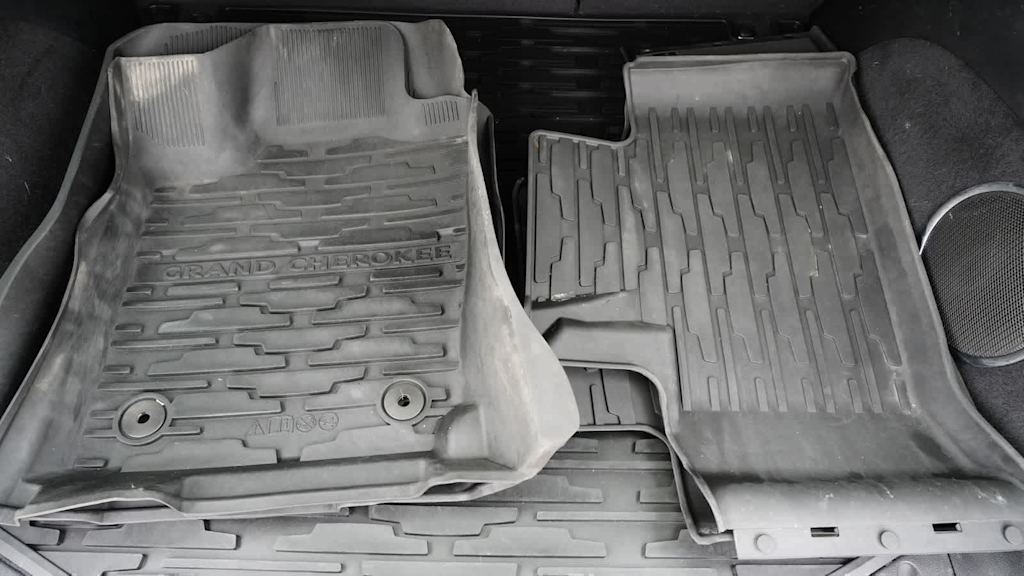 Thumbnail: 2020 Jeep Grand Cherokee - 11