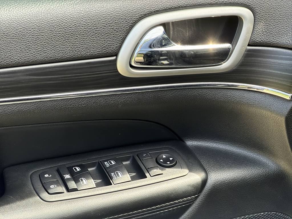 Thumbnail: 2019 Jeep Grand Cherokee - 23