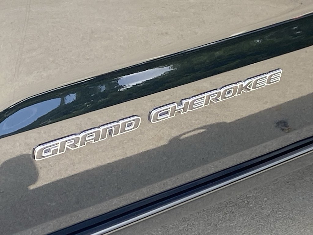 2018 Jeep Grand Cherokee Overland 25