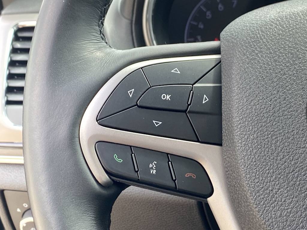 2018 Jeep Grand Cherokee Overland 30