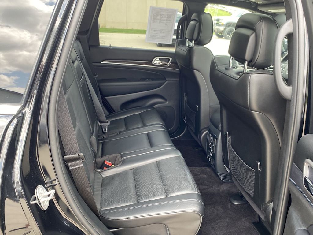 2018 Jeep Grand Cherokee Overland 29