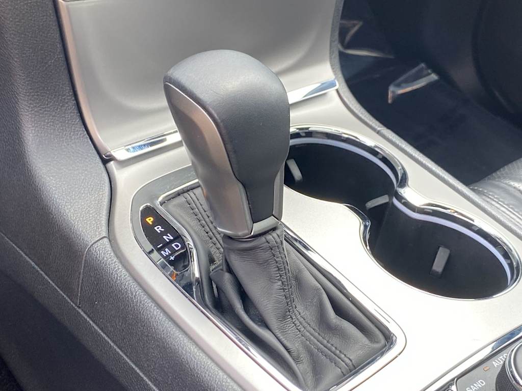 2018 Jeep Grand Cherokee Overland 35