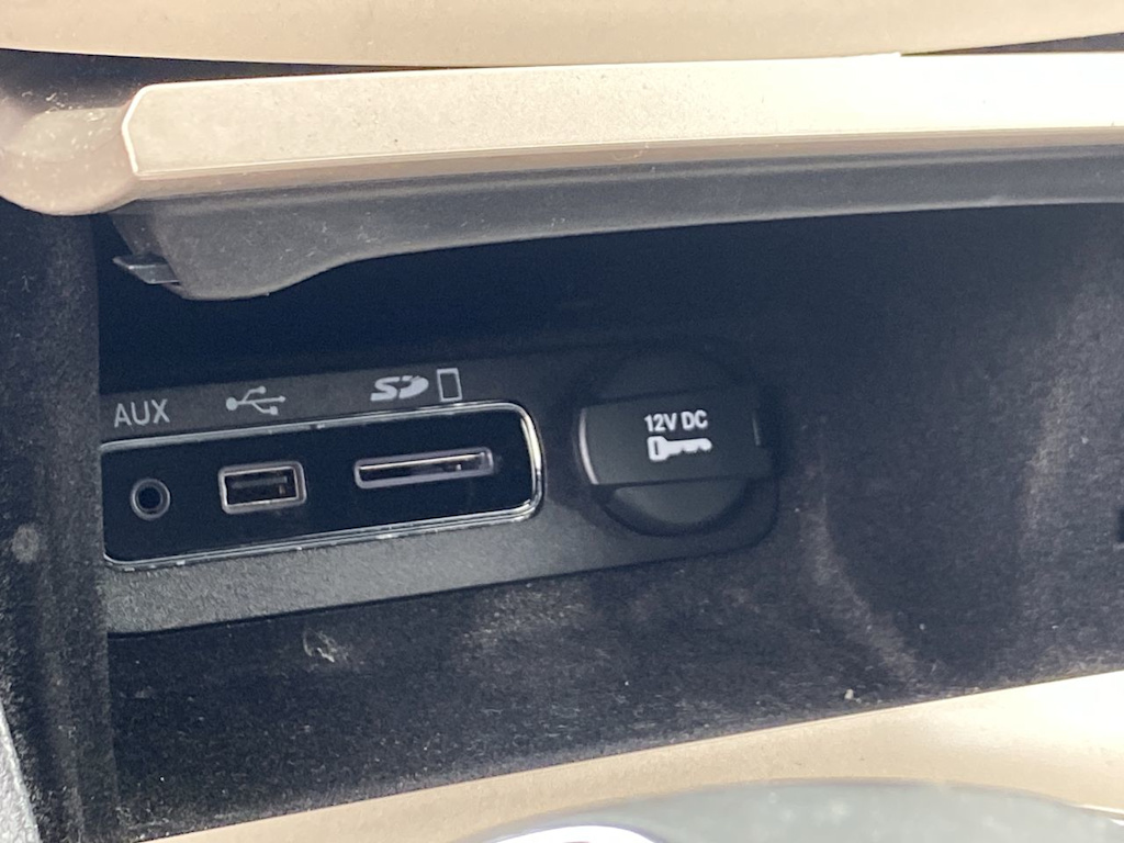 2014 Jeep Grand Cherokee Overland 34