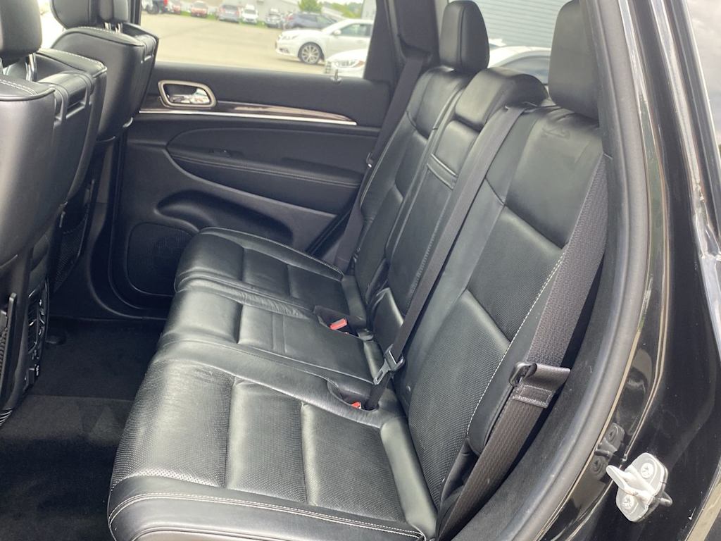 2014 Jeep Grand Cherokee Overland 28