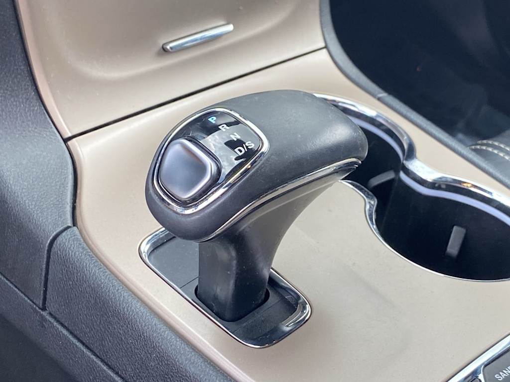 2014 Jeep Grand Cherokee Overland 14