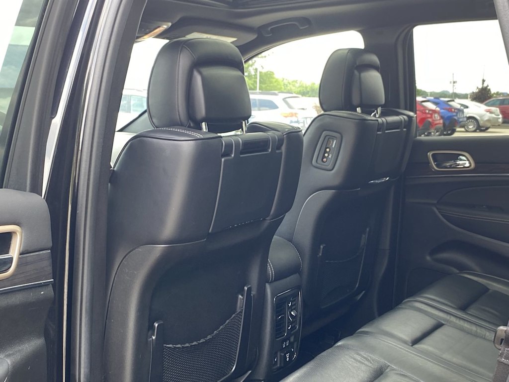 2014 Jeep Grand Cherokee Overland 11