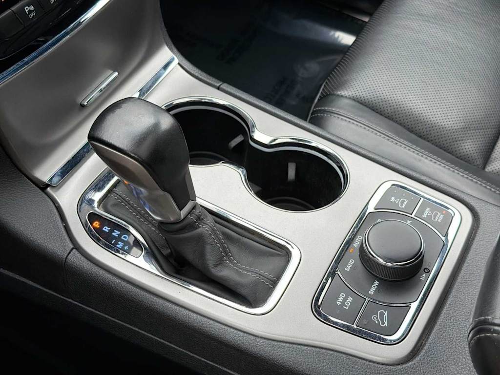 Thumbnail: 2020 Jeep Grand Cherokee - 14