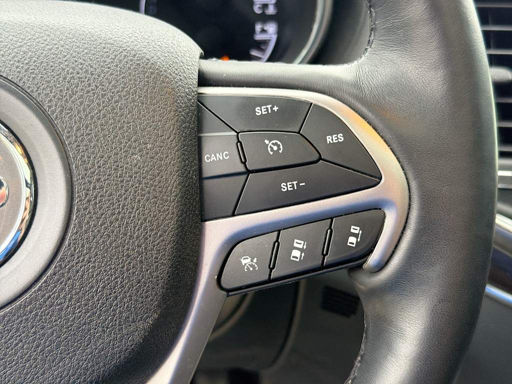 Thumbnail: 2018 Jeep Grand Cherokee - 28