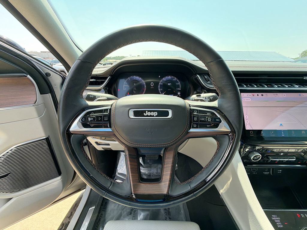 Thumbnail: 2023 Jeep Grand Cherokee L - 14