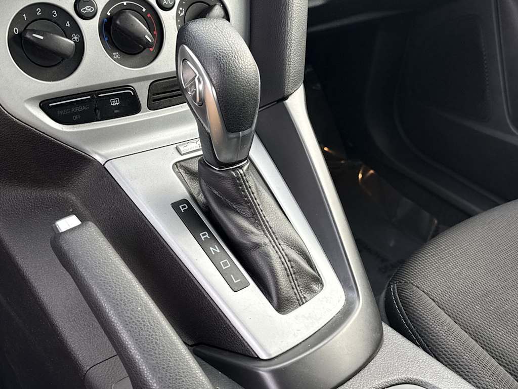 Thumbnail: 2014 Ford Focus - 28